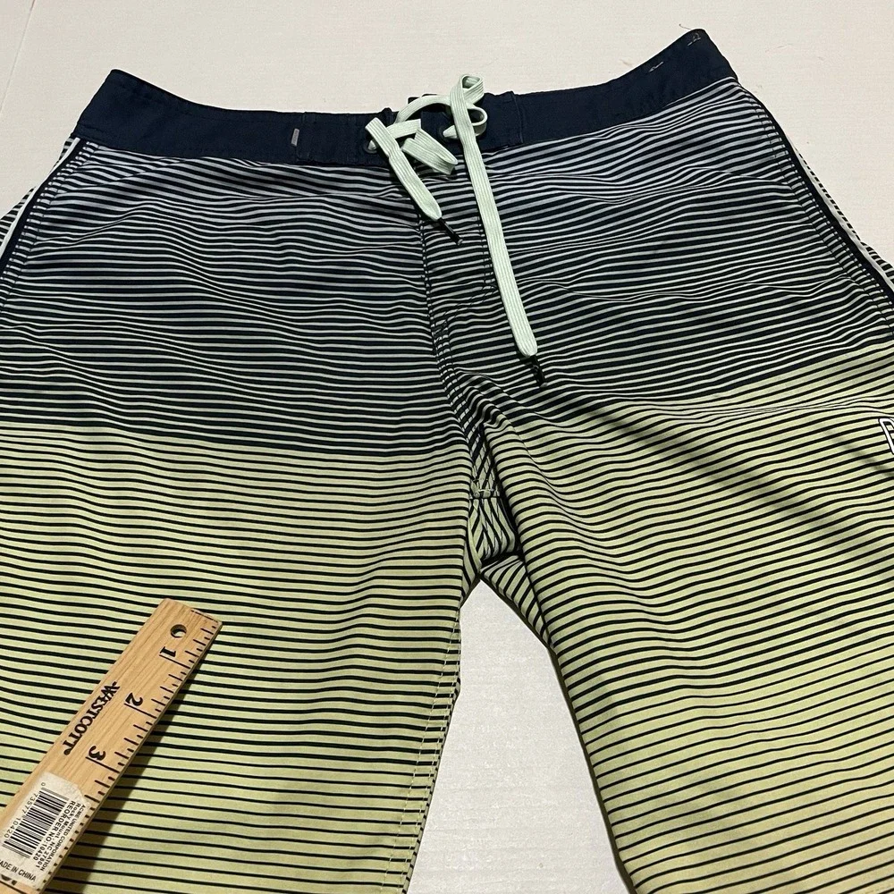 Quiksilver Highline Surfsilk Board Shorts Men's Size 29 X 9 Striped Swim
